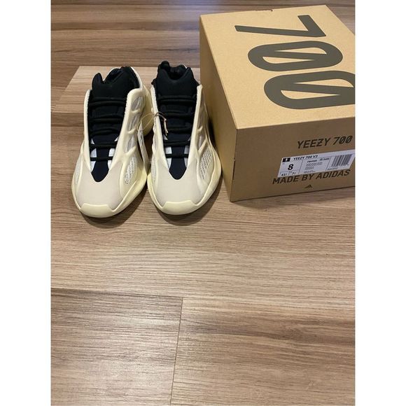 Adidas Yeezy 700 V3 Azael Black Men Size 8 Women size 9.5 FW4980 New - Picture 2 of 10